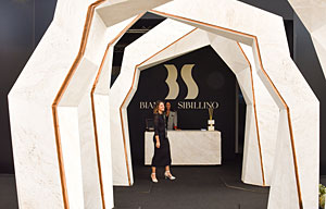 Travertin hier als poort bij Bianco Sibilino