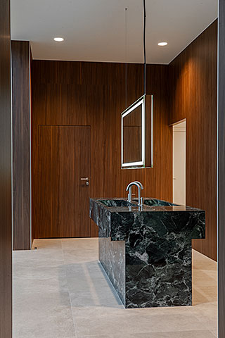 Allure in kantoren van Zen met deur opgenomen in clicwall